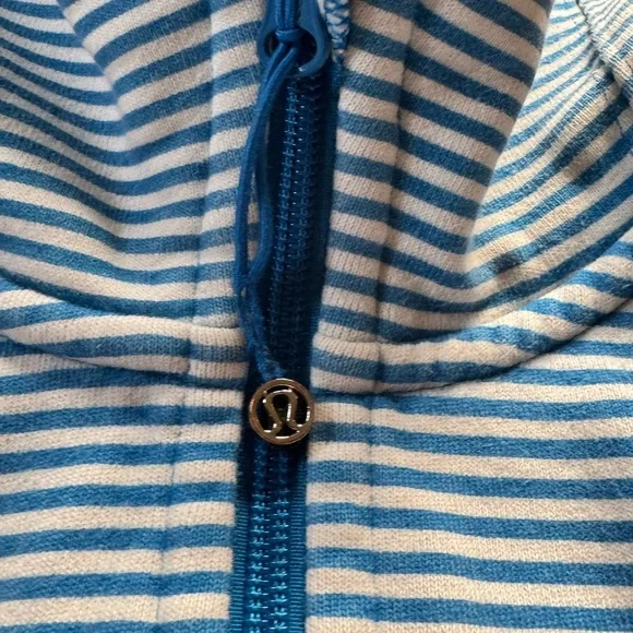 Lululemon Athletica Blue and White Bomber Jacket with Sporty Ribbed Design - Picture 3 of 5